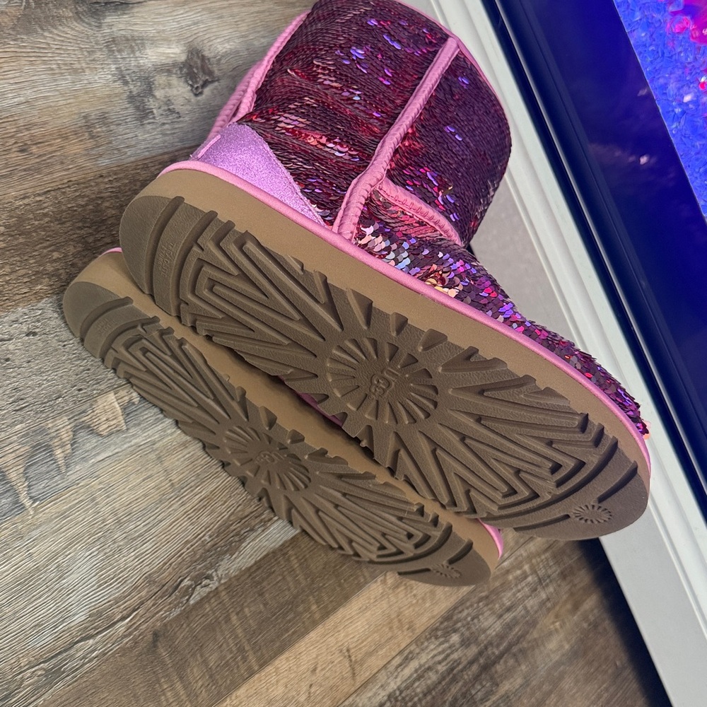 Ugg Classic Short with Sequins - image 5